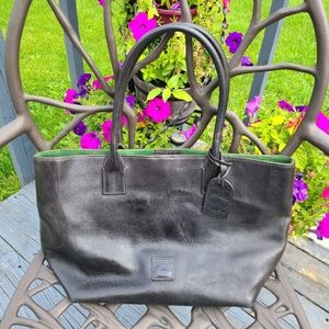 🖤 Dooney Small Russel Black Florentine tote 💜